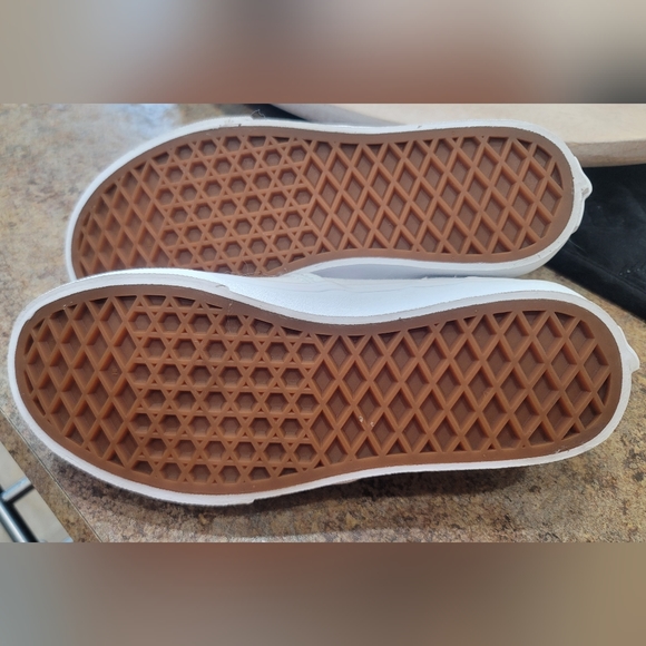 Girls White Vans - Picture 4 of 4
